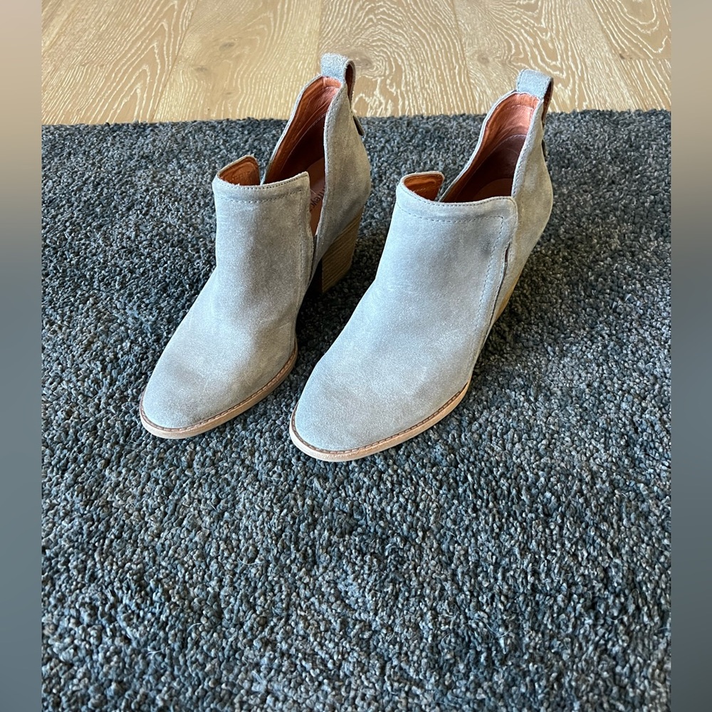 Super cute Jeffrey Campbell suede bootie with heel. Size 8.5.